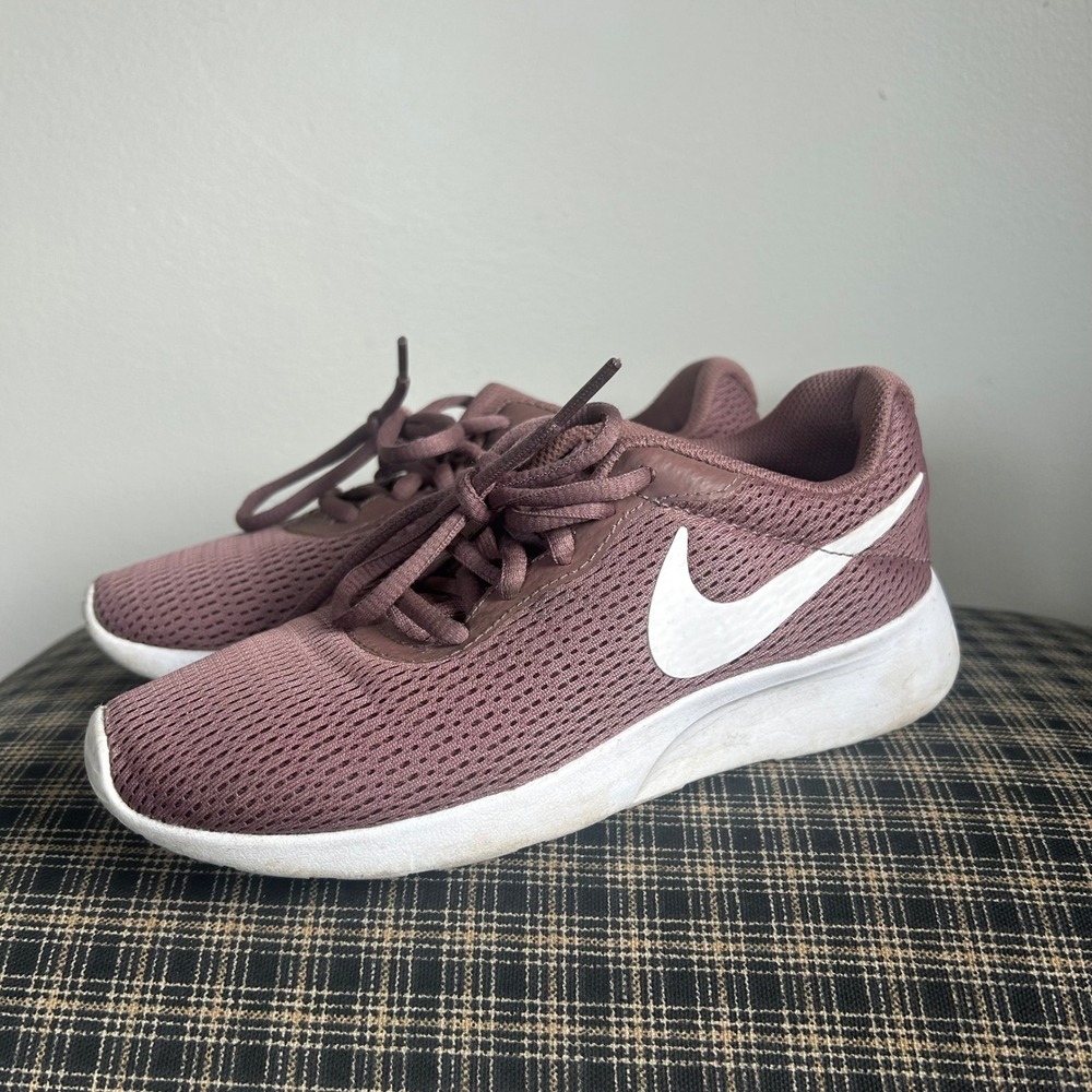 Nike Tanjun Mauve Purple Mesh Lightweight Running Sneakers Size 5